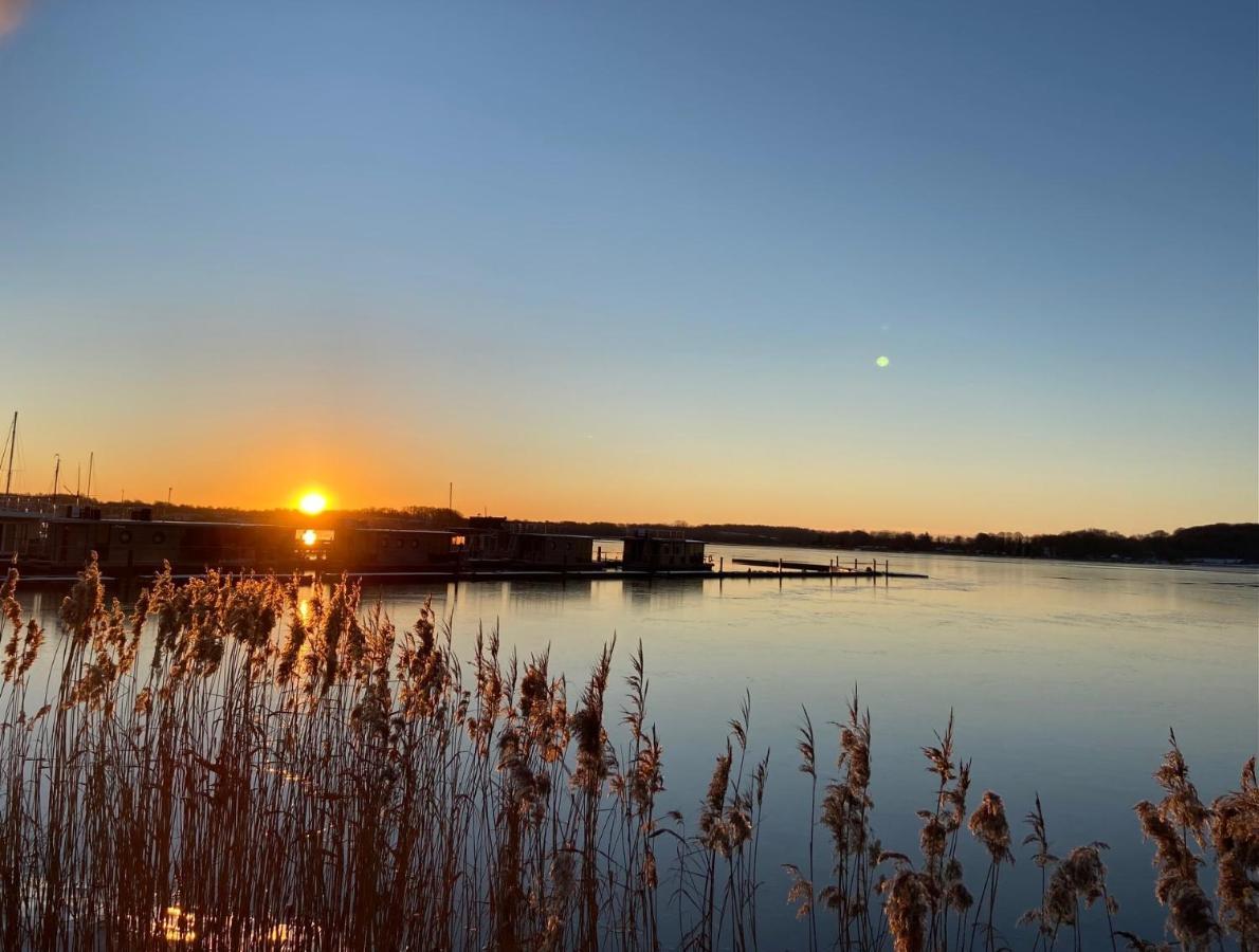 فندق Hausboot Fjord Claudia شلسفيغ المظهر الخارجي الصورة