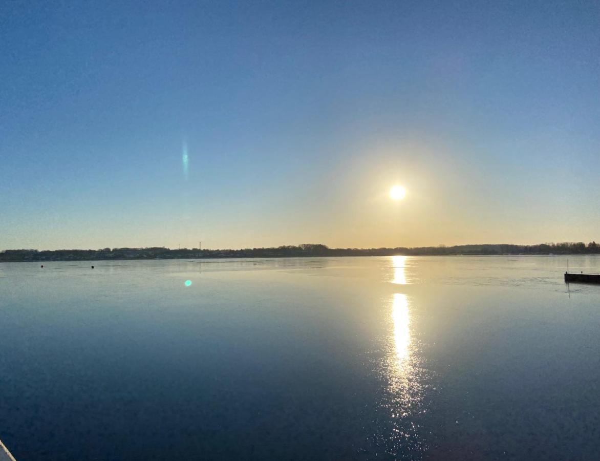 فندق Hausboot Fjord Claudia شلسفيغ المظهر الخارجي الصورة